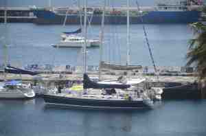 Moondance rafted up in Horta